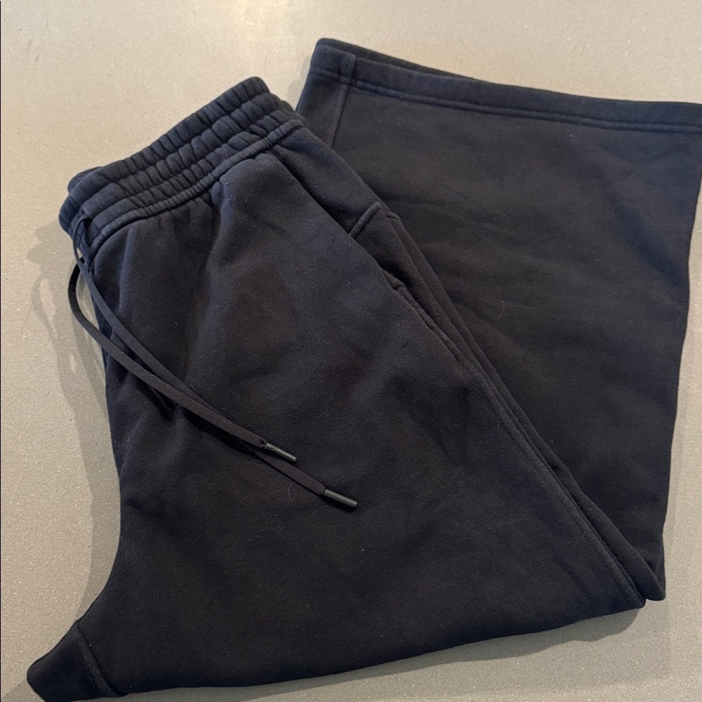 Lululemon Athletica Black Cropped Joggers